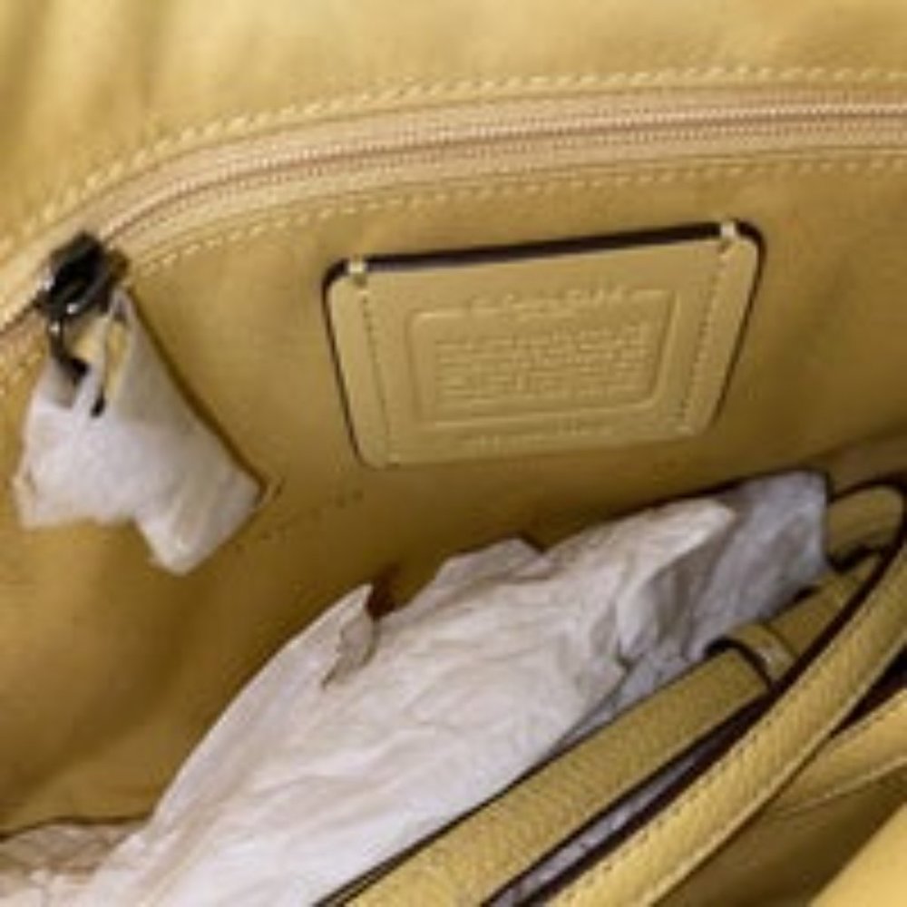 Vanilla Cream Coach Colorblock Shoulder - Picture 5 of 5